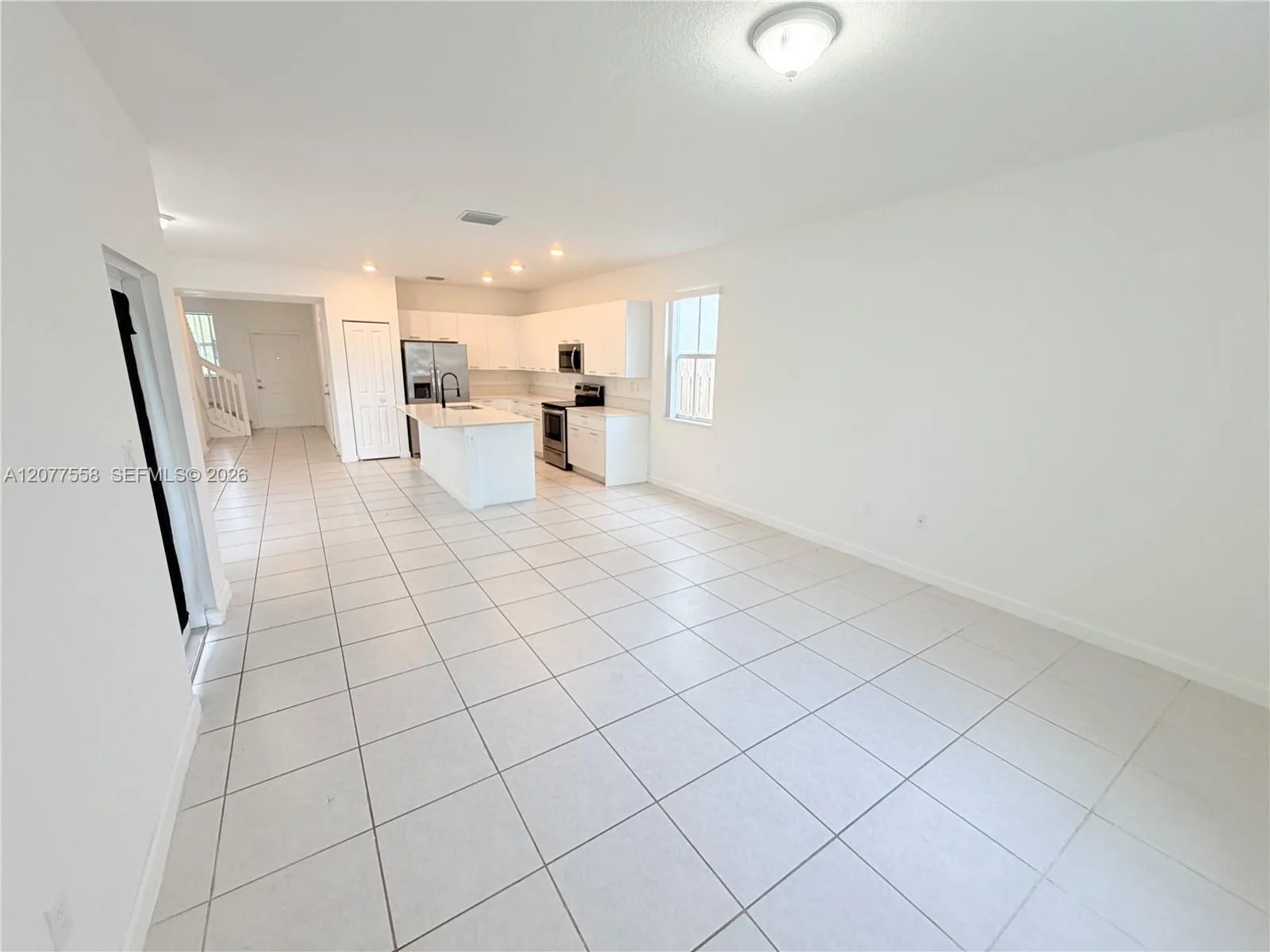 2405 NW 131st Cir, Miami, FL 33167 photo 2