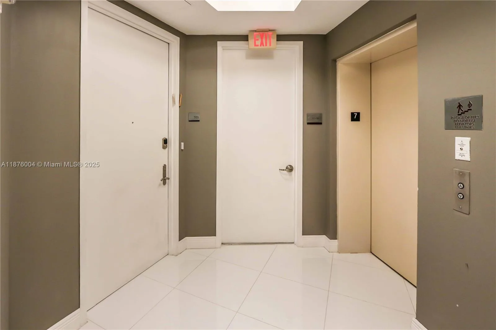 16001 Collins Ave # 705, Sunny Isles Beach, FL 33160 photo 2