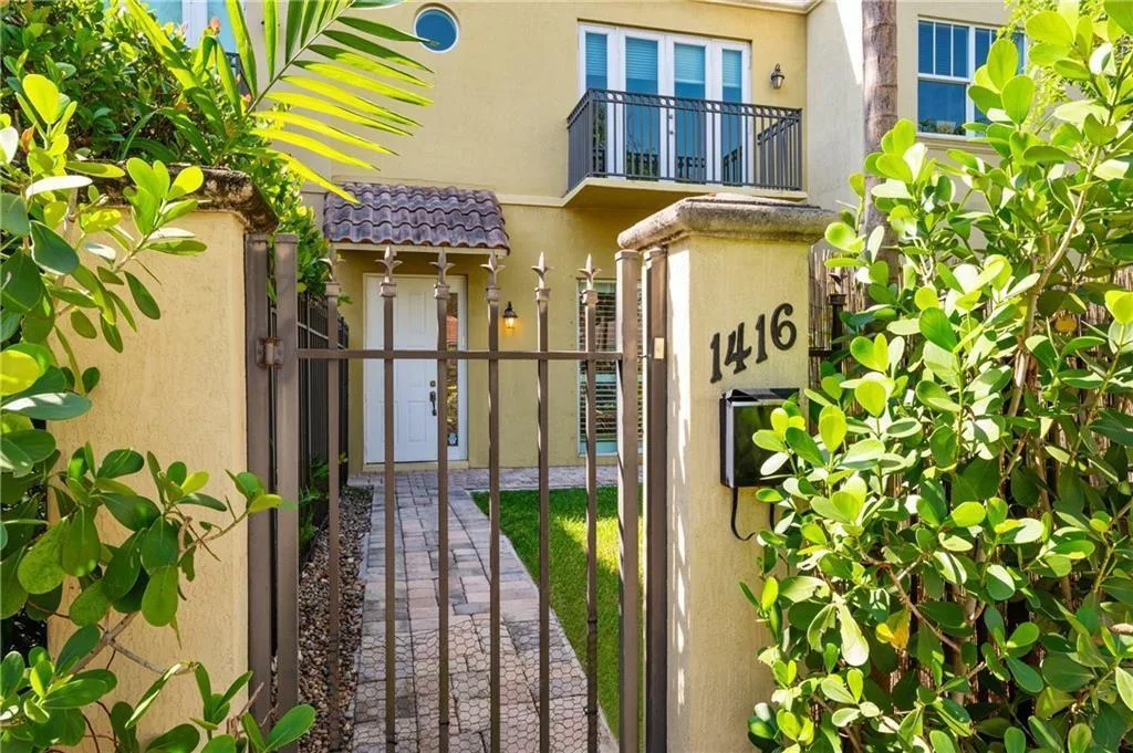 1416 NE 4th Court # 1416, Fort Lauderdale, FL 33301 photo 2