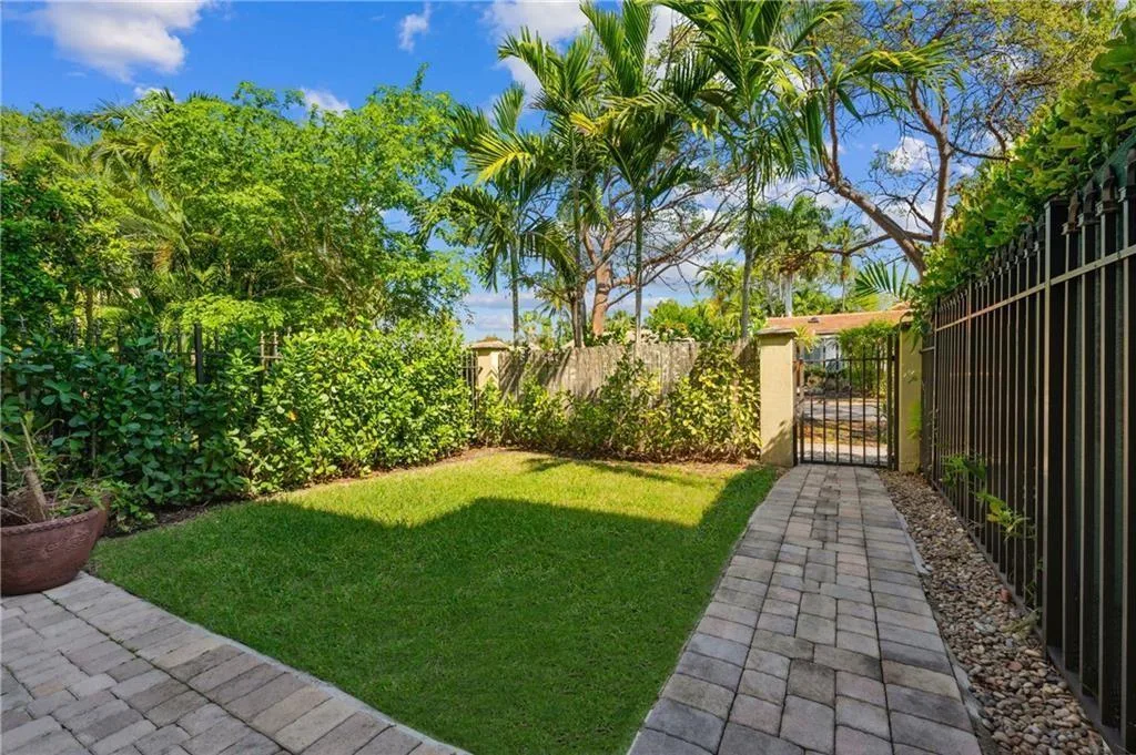1416 NE 4th Court # 1416, Fort Lauderdale, FL 33301 photo 3