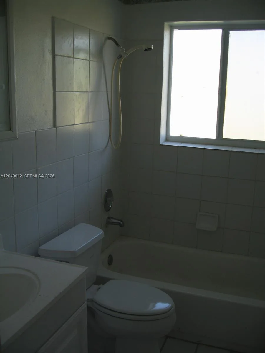 136 NW 14th Way # ., Dania Beach, FL 33004 photo 3