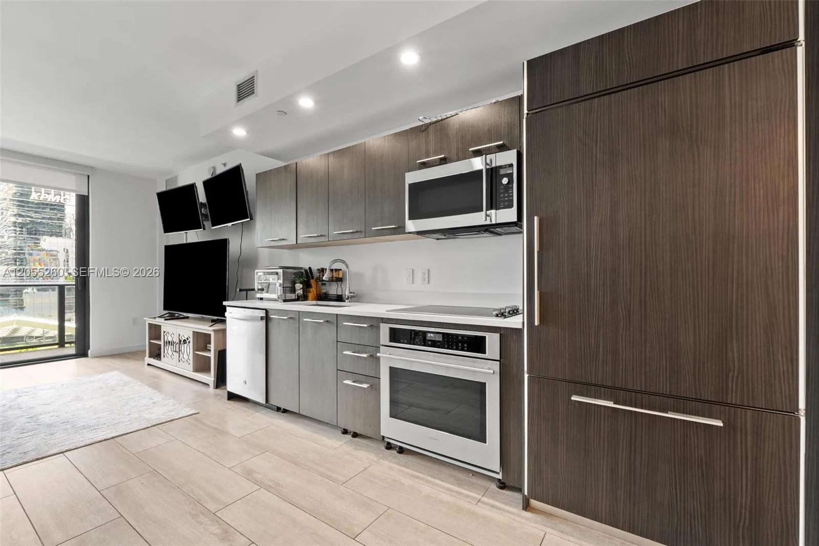 45 SW 9th St # 1109, Miami, FL 33130 photo 3