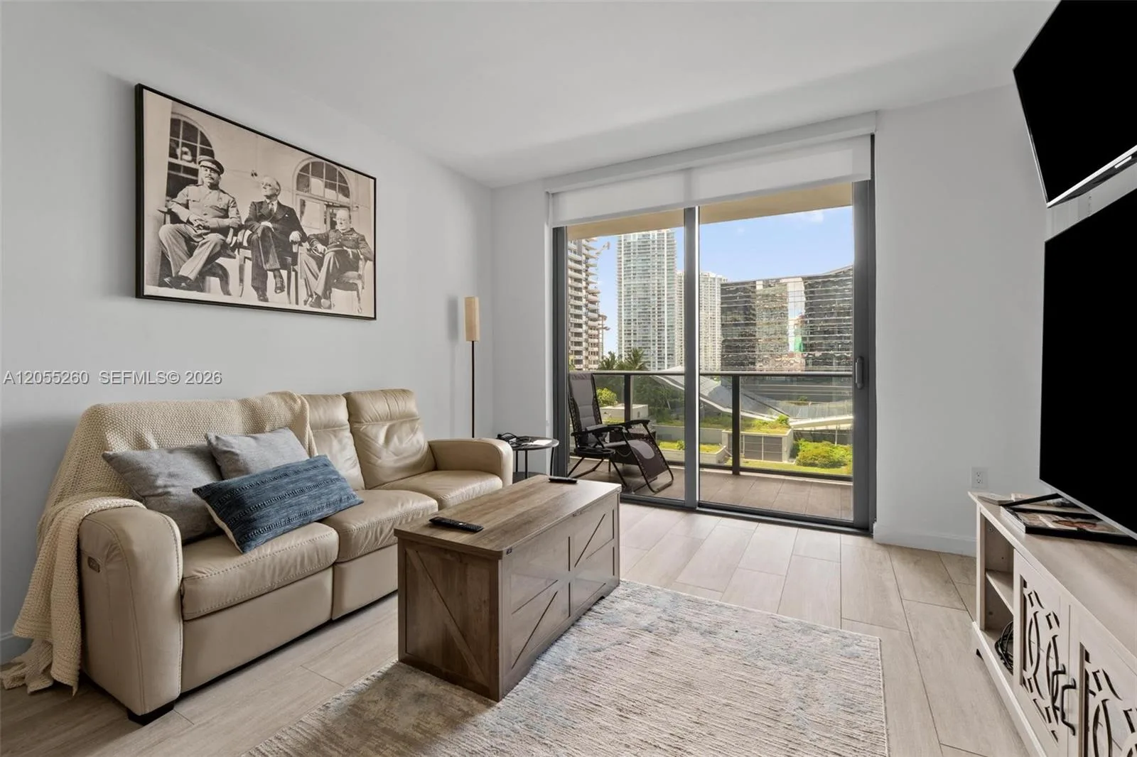 45 SW 9th St # 1109, Miami, FL 33130 photo 5