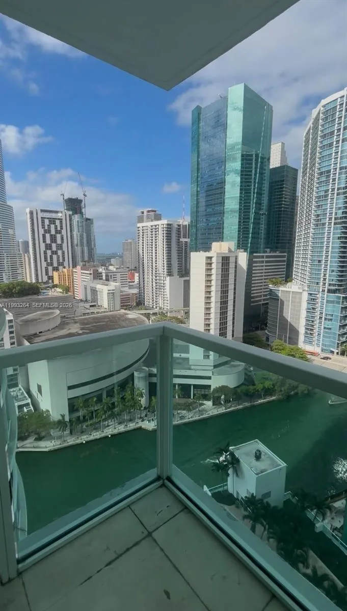 31 SE 5th St # 2708, Miami, FL 33131 photo 9