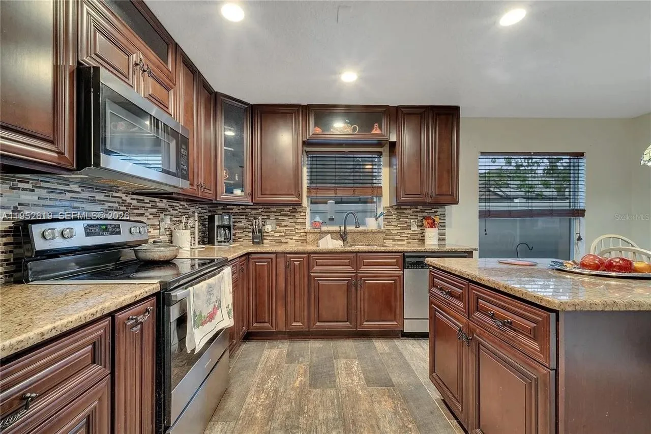 2372 Topaz Trl, Kissimmee, FL 34743 photo 2