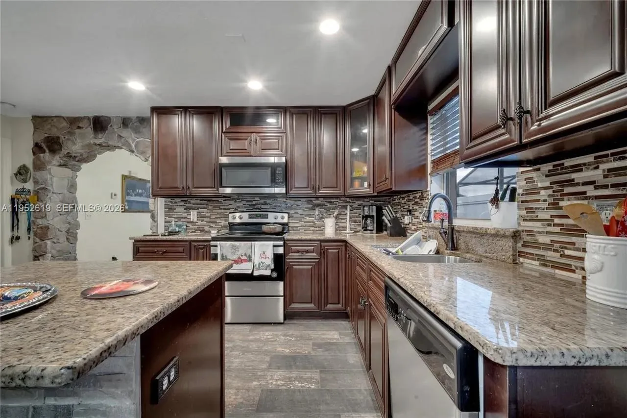 2372 Topaz Trl, Kissimmee, FL 34743 photo 5
