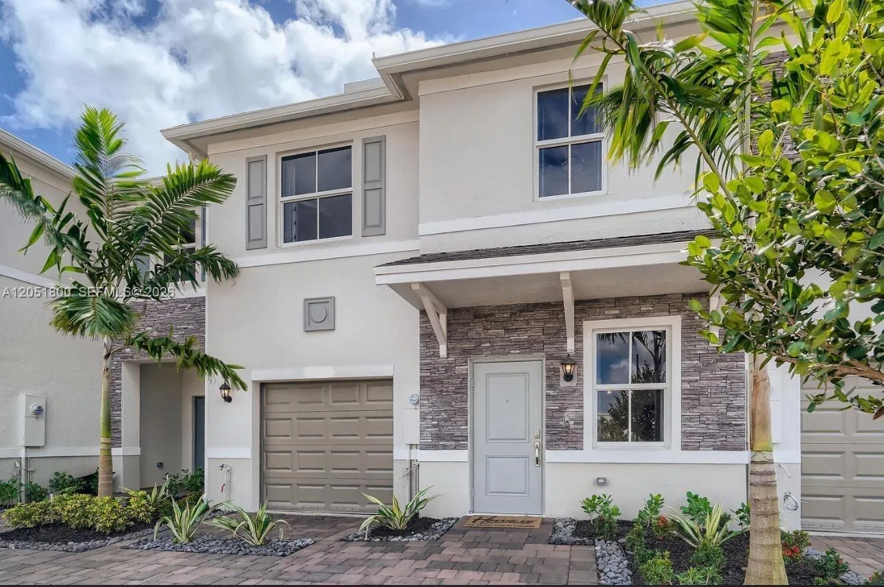 785 SE 18th St, Homestead, FL 33034
