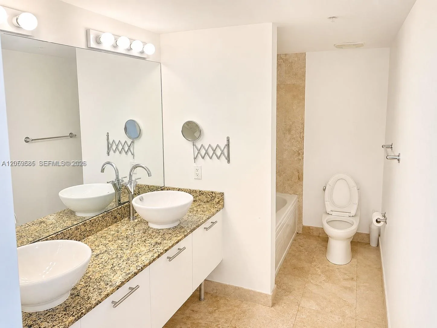 41 SE 5th St # 907, Miami, FL 33131 photo 3