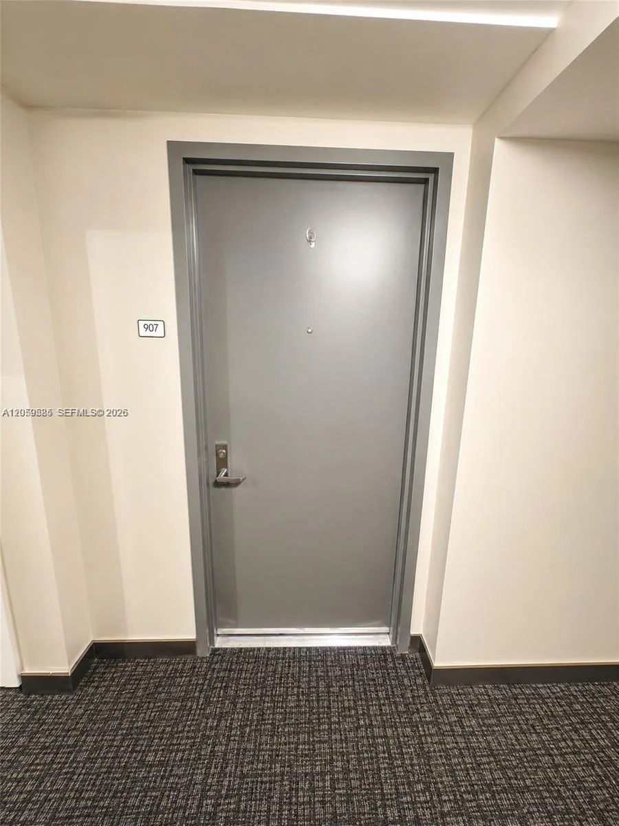 41 SE 5th St # 907, Miami, FL 33131 photo 6