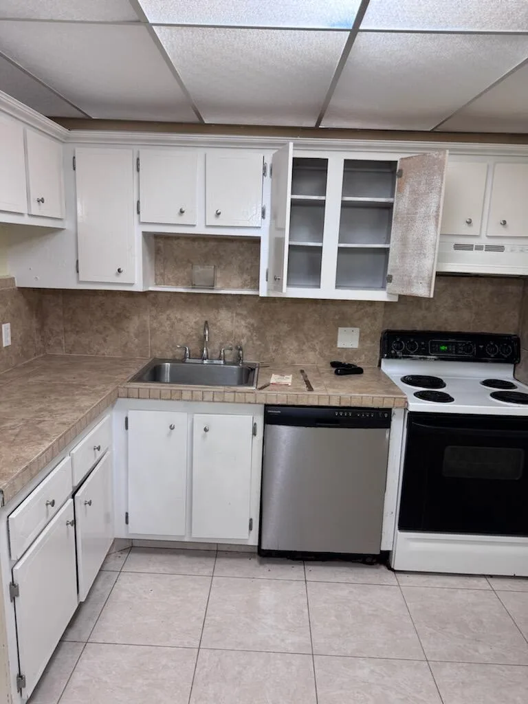 1010 COUNTRY CLUB Drive # 108, Margate, FL 33063