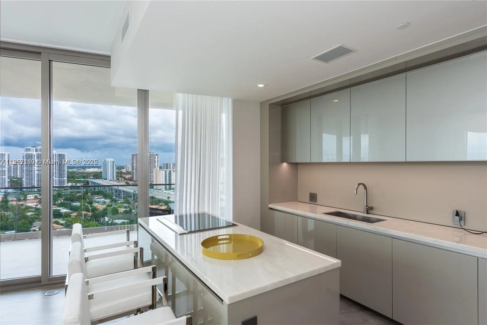 18975 Collins Ave # 1605, Sunny Isles Beach, FL 33160 photo 12