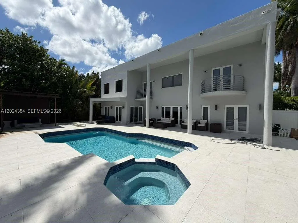 10462 NW 130th St # 1, Hialeah Gardens, FL 33018