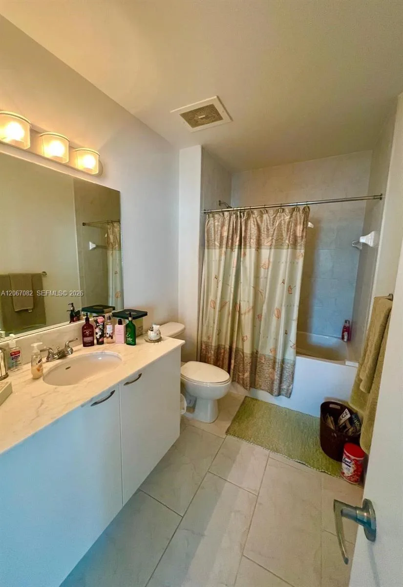 133 NE 2nd Ave # 1102, Miami, FL 33132 photo 9