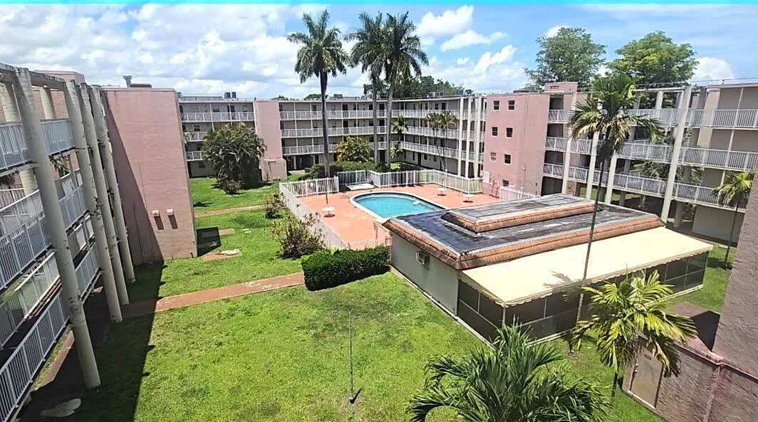 2800 NW 56th Avenue # G406, Lauderhill, FL 33313