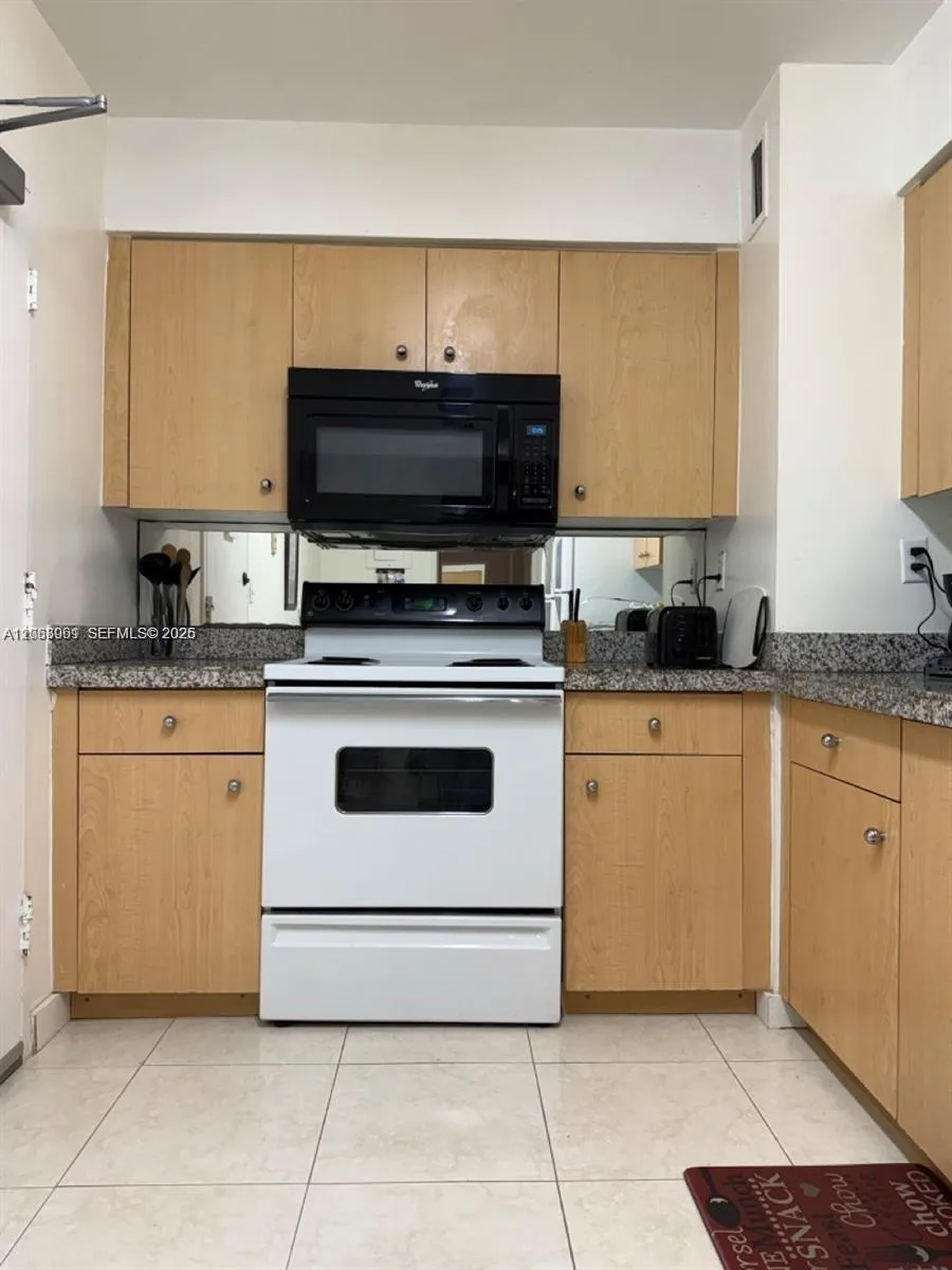 9195 Collins Ave # 512, Surfside, FL 33154 photo 4