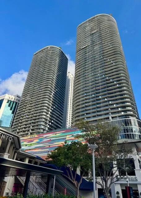 55 SW 9th St # 3307, Miami, FL 33130
