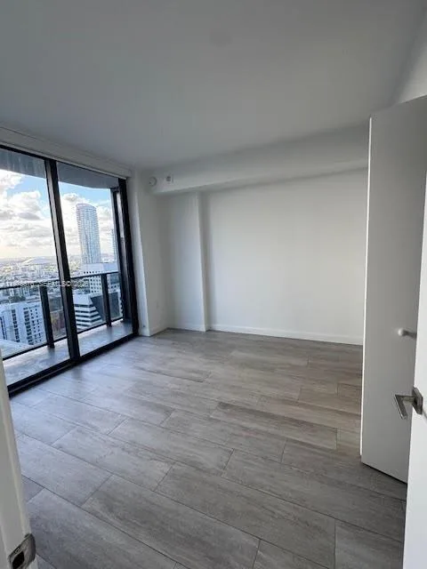 55 SW 9th St # 3307, Miami, FL 33130 photo 10