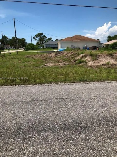 2906 20th St SW, Lehigh Acres, FL 33976 photo 2