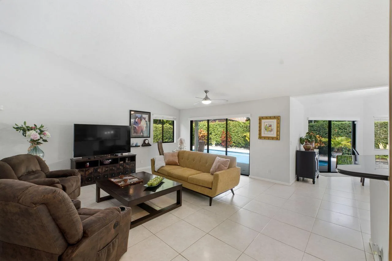 2719 Oak Tree Lane, Oakland Park, FL 33309 photo 5