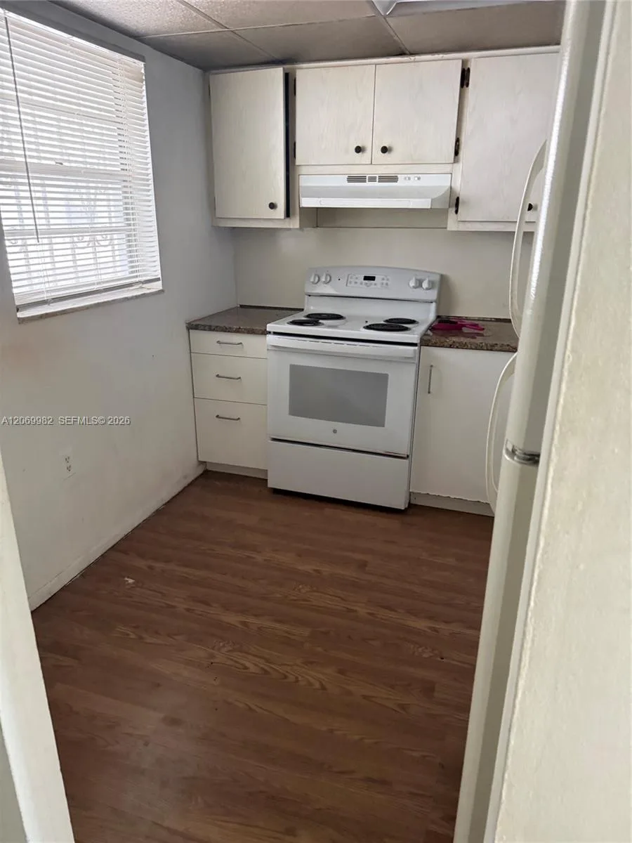15600 NW 7th Ave # 301-1, Miami, FL 33169 photo 2