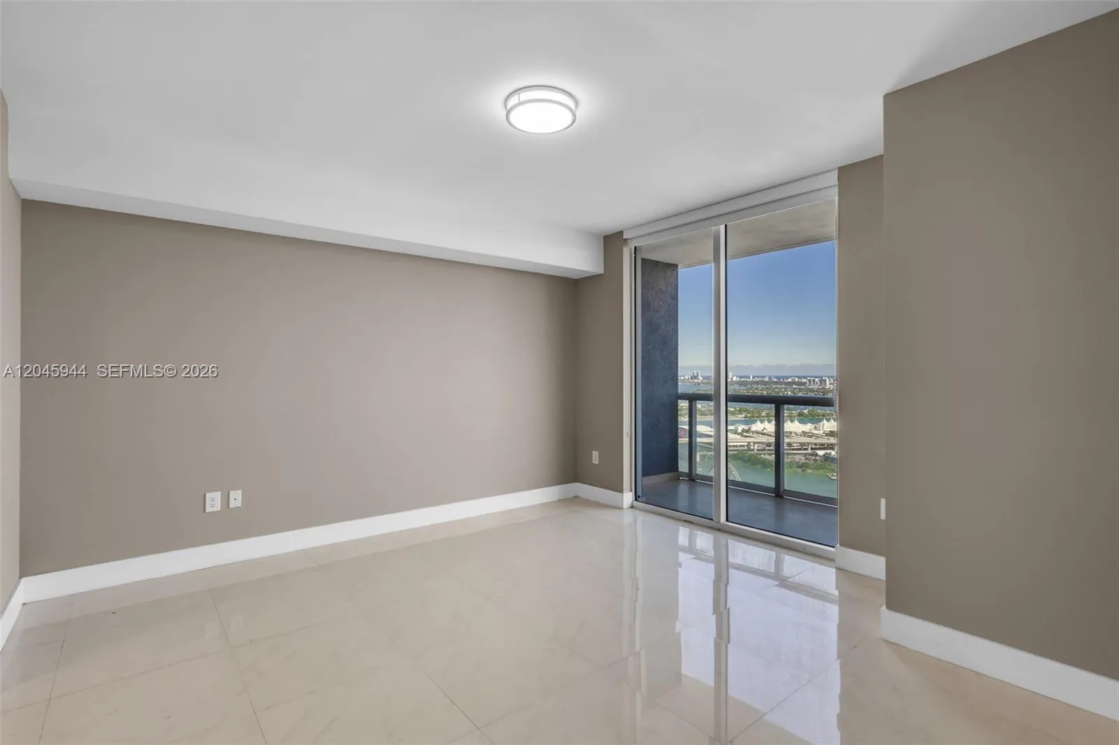 50 Biscayne Blvd # 4208, Miami, FL 33132 photo 11