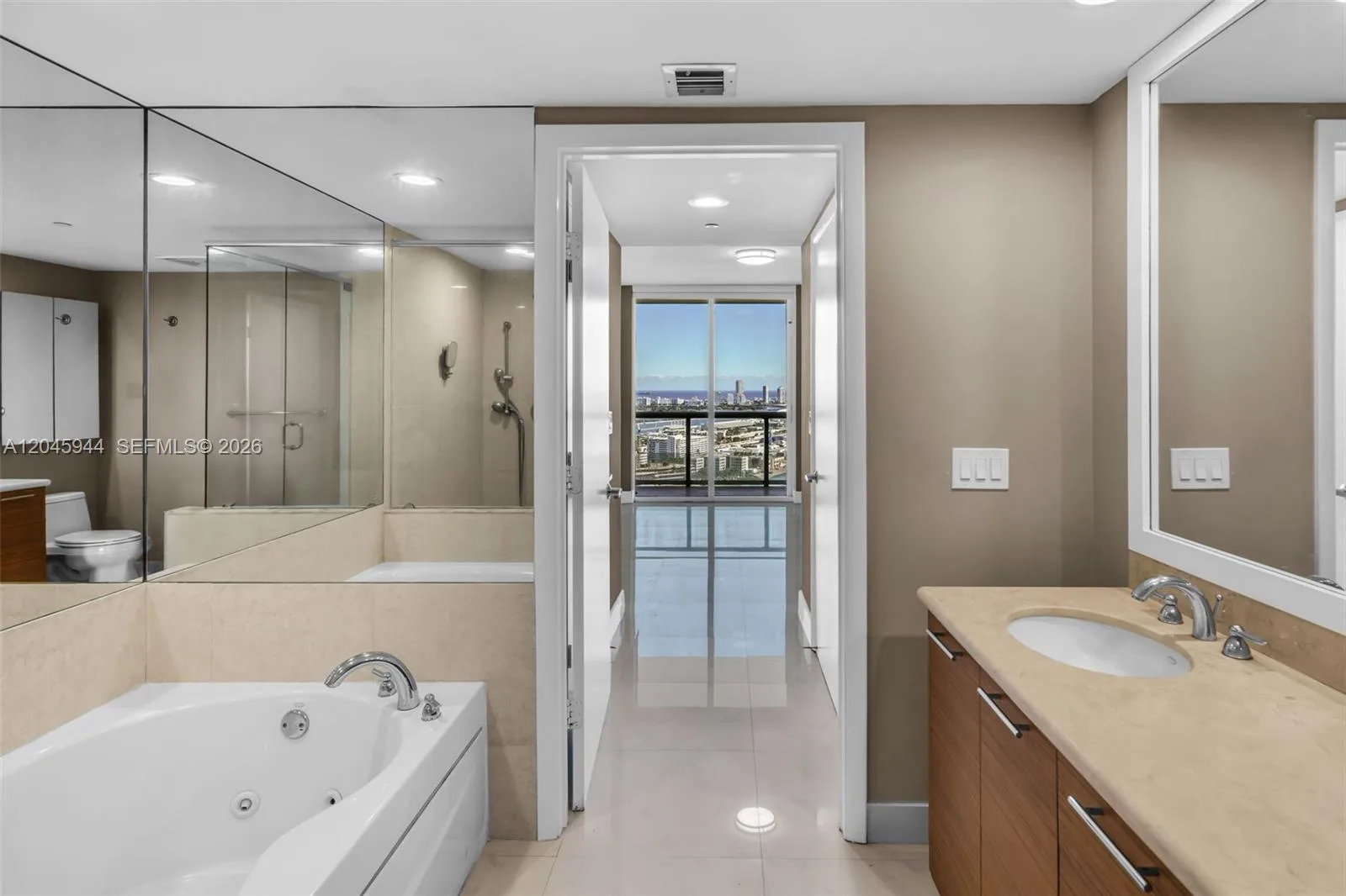 50 Biscayne Blvd # 4208, Miami, FL 33132 photo 12