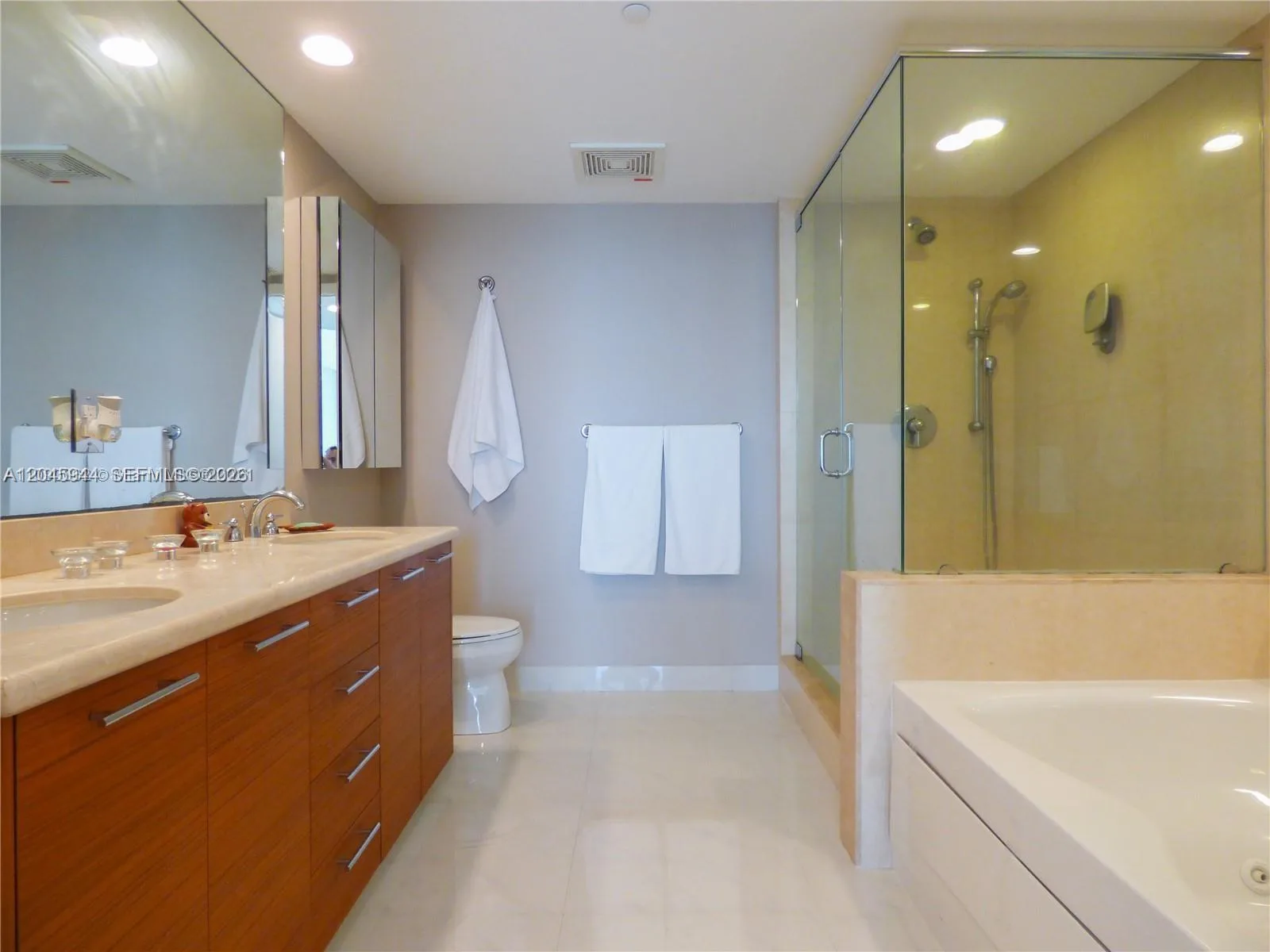 50 Biscayne Blvd # 4208, Miami, FL 33132 photo 13