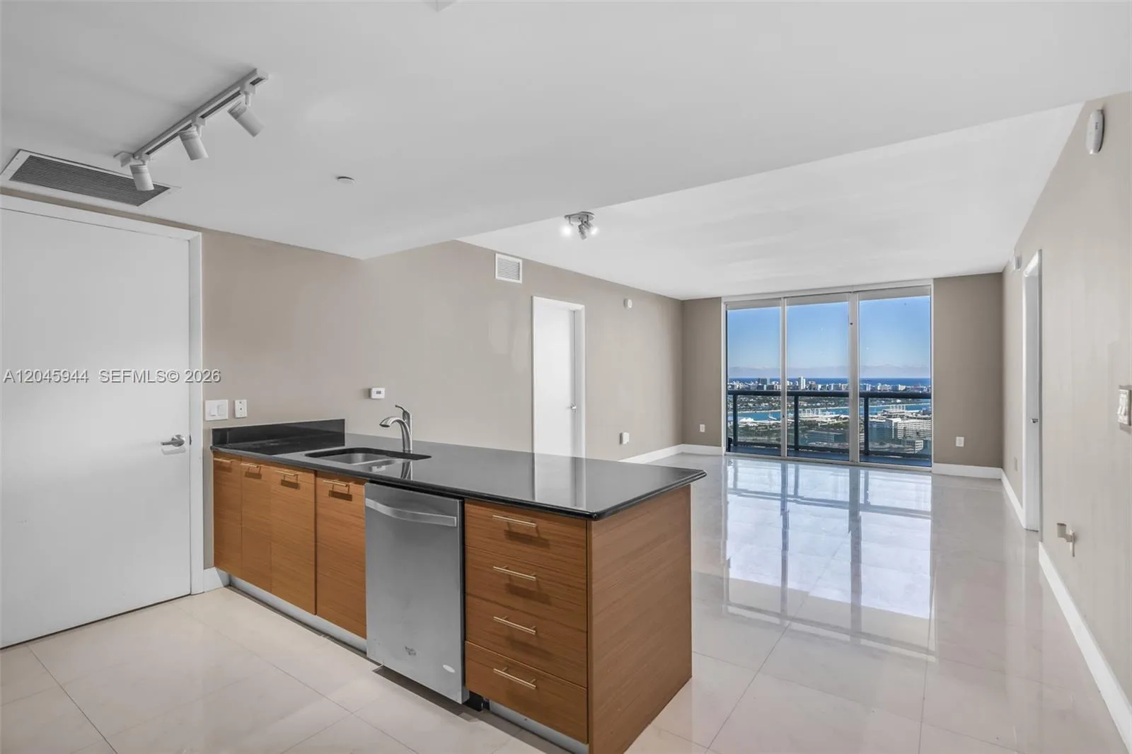 50 Biscayne Blvd # 4208, Miami, FL 33132 photo 6