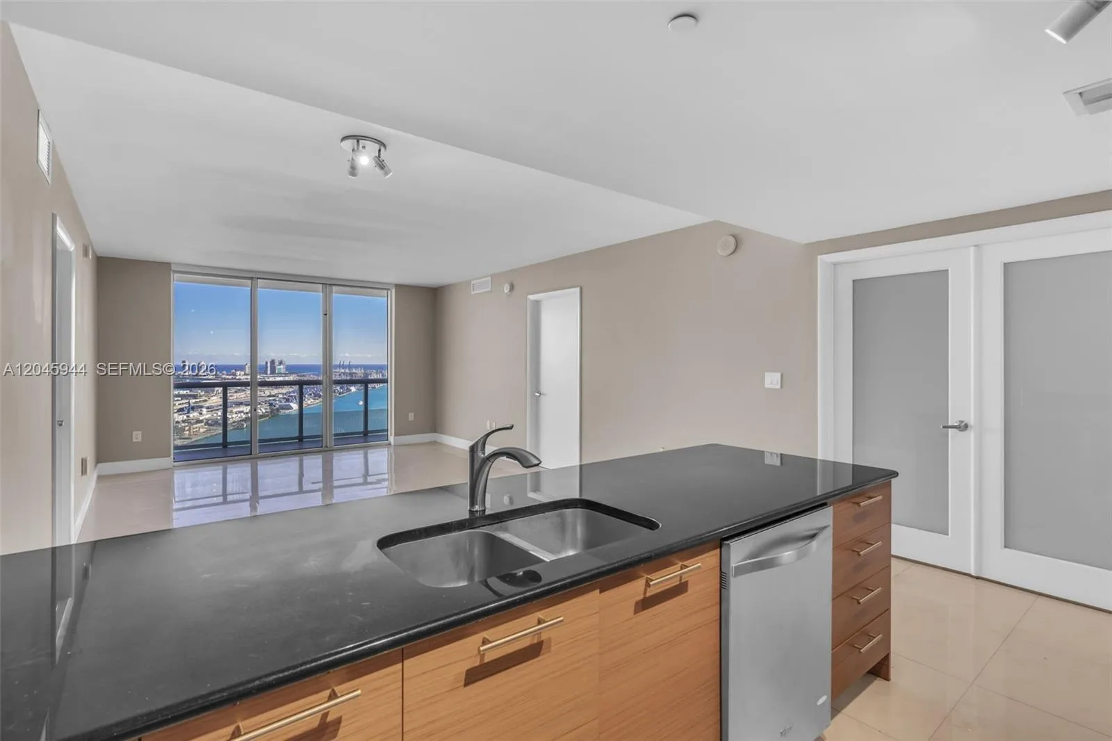 50 Biscayne Blvd # 4208, Miami, FL 33132 photo 8