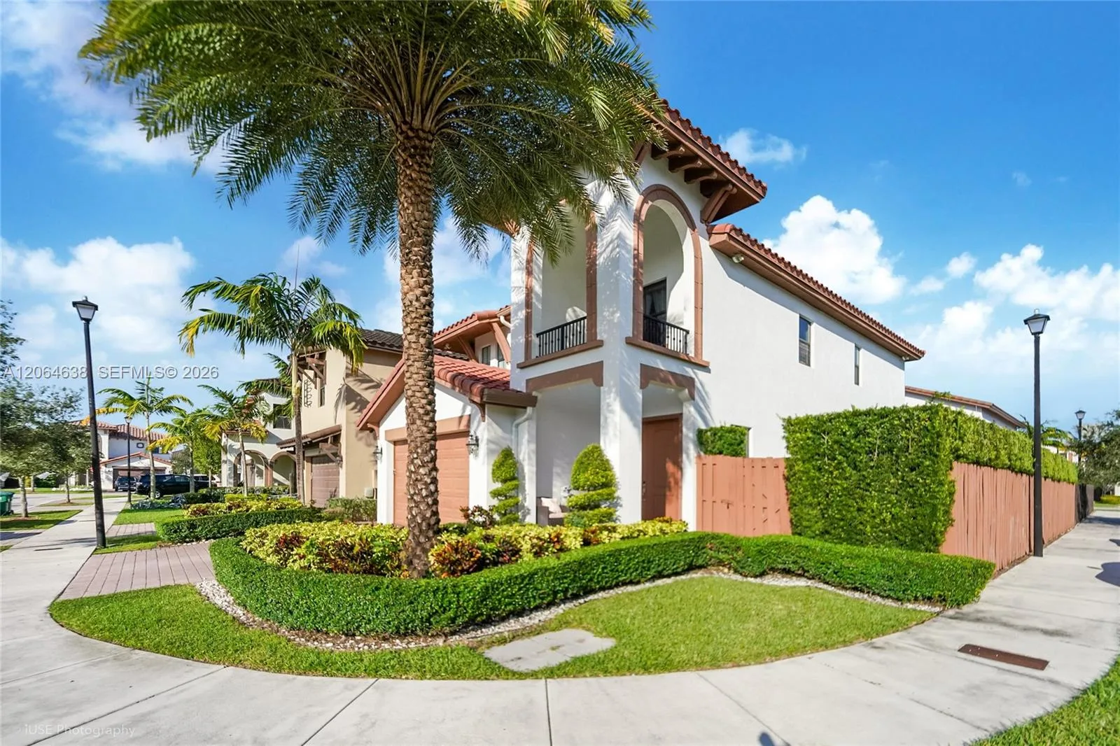 8723 NW 102nd Pl, Doral, FL 33178 photo 2