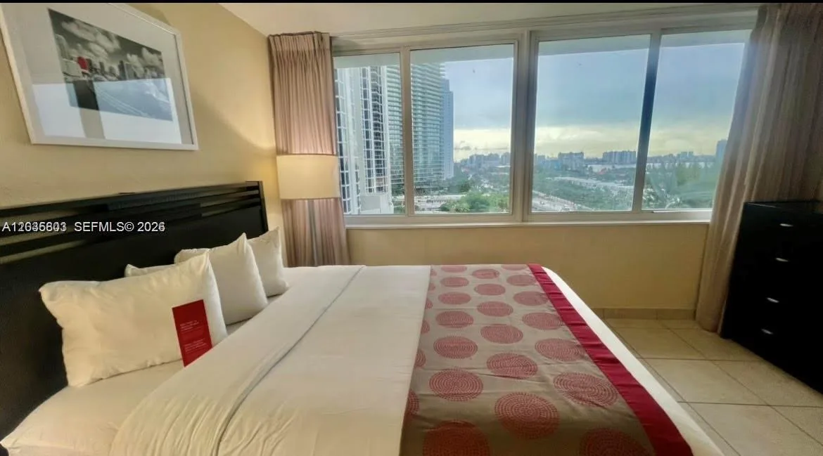 19201 Collins Ave # 942, Sunny Isles Beach, FL 33160 photo 3