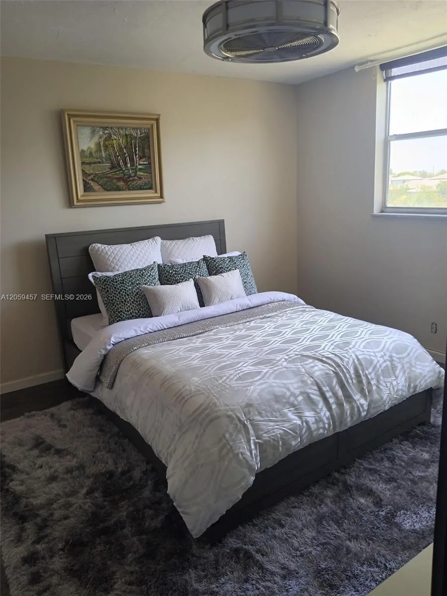 2821 Somerset Dr # 312, Lauderdale Lakes, FL 33311