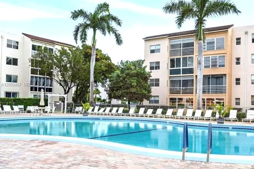 2821 Somerset Dr # 312, Lauderdale Lakes, FL 33311 photo 2