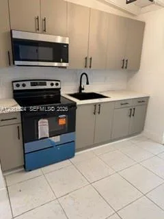 6110 Monroe St, Hollywood, FL 33023 photo 2