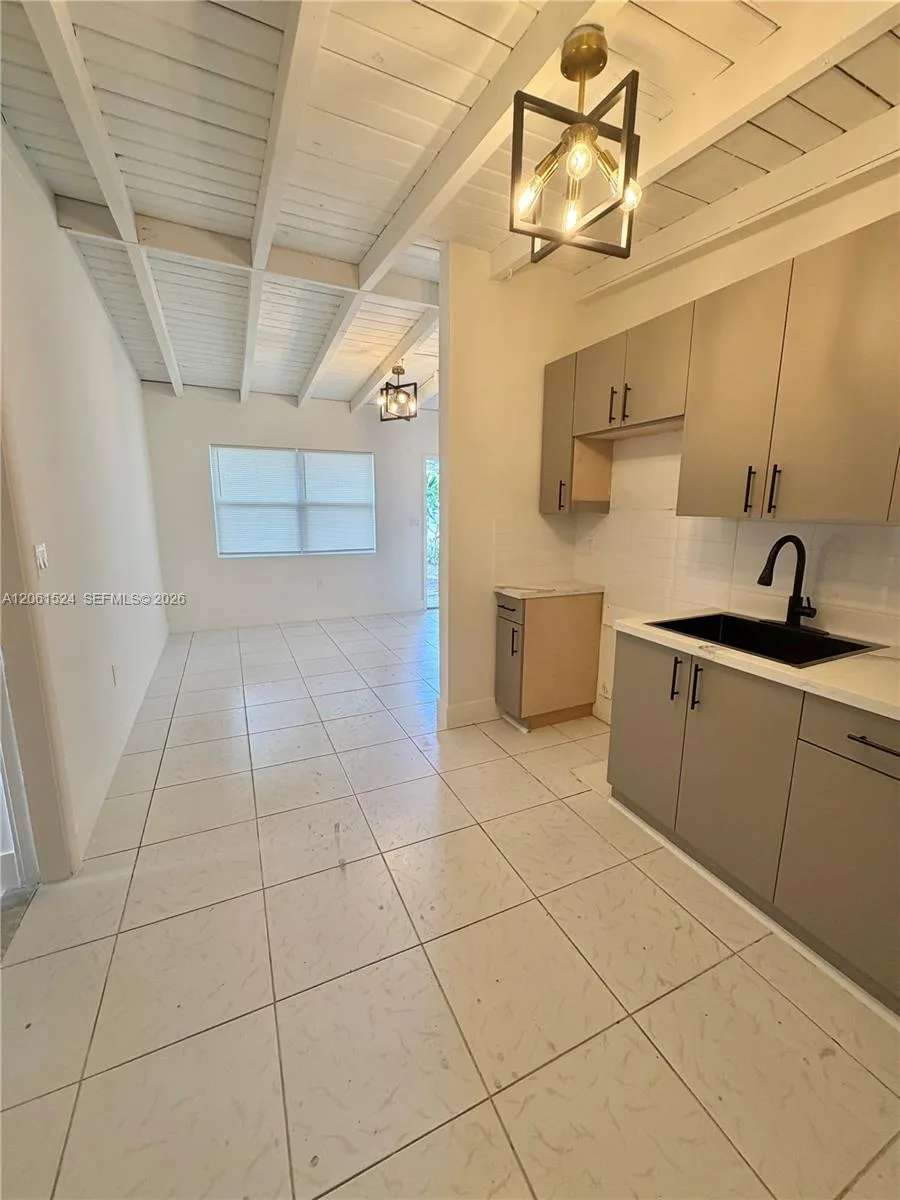 6110 Monroe St, Hollywood, FL 33023 photo 3