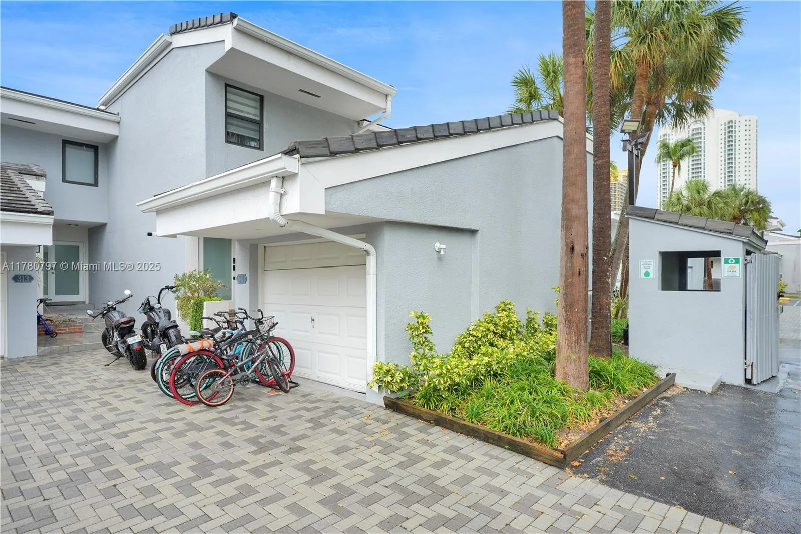 311 Poinciana Dr # 801, Sunny Isles Beach, FL 33160 photo 3