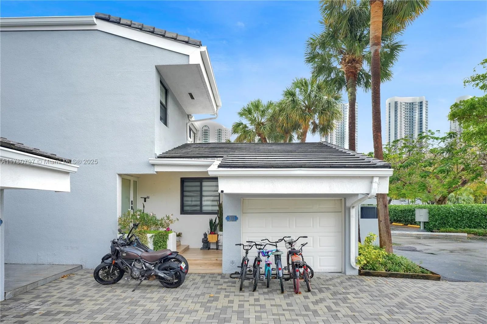 311 Poinciana Dr # 801, Sunny Isles Beach, FL 33160 photo 4