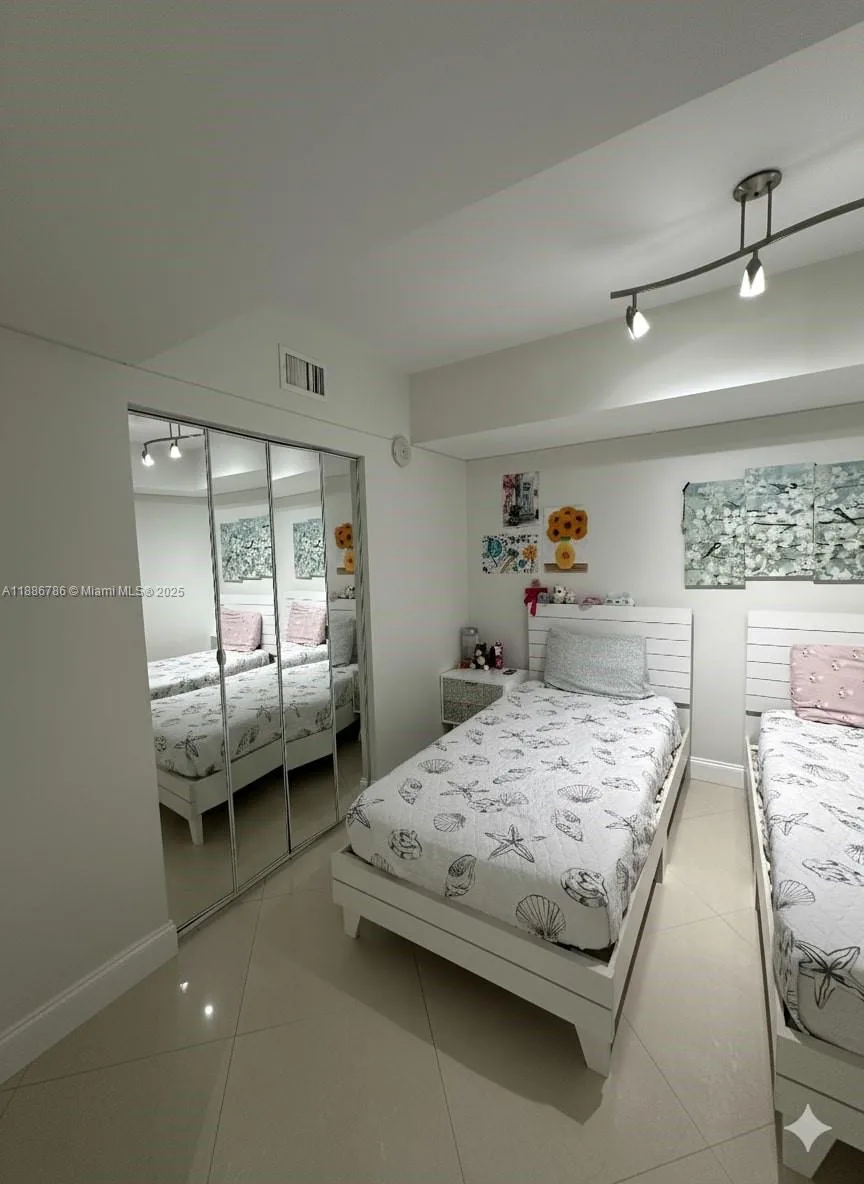 16699 Collins Ave # 1806, Sunny Isles Beach, FL 33160 photo 11