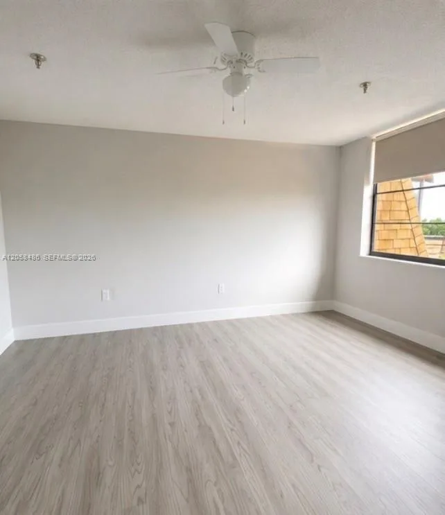 671 NE 195th St # 404E, Miami, FL 33179 photo 6