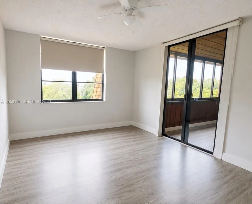 671 NE 195th St # 404E, Miami, FL 33179 photo 8