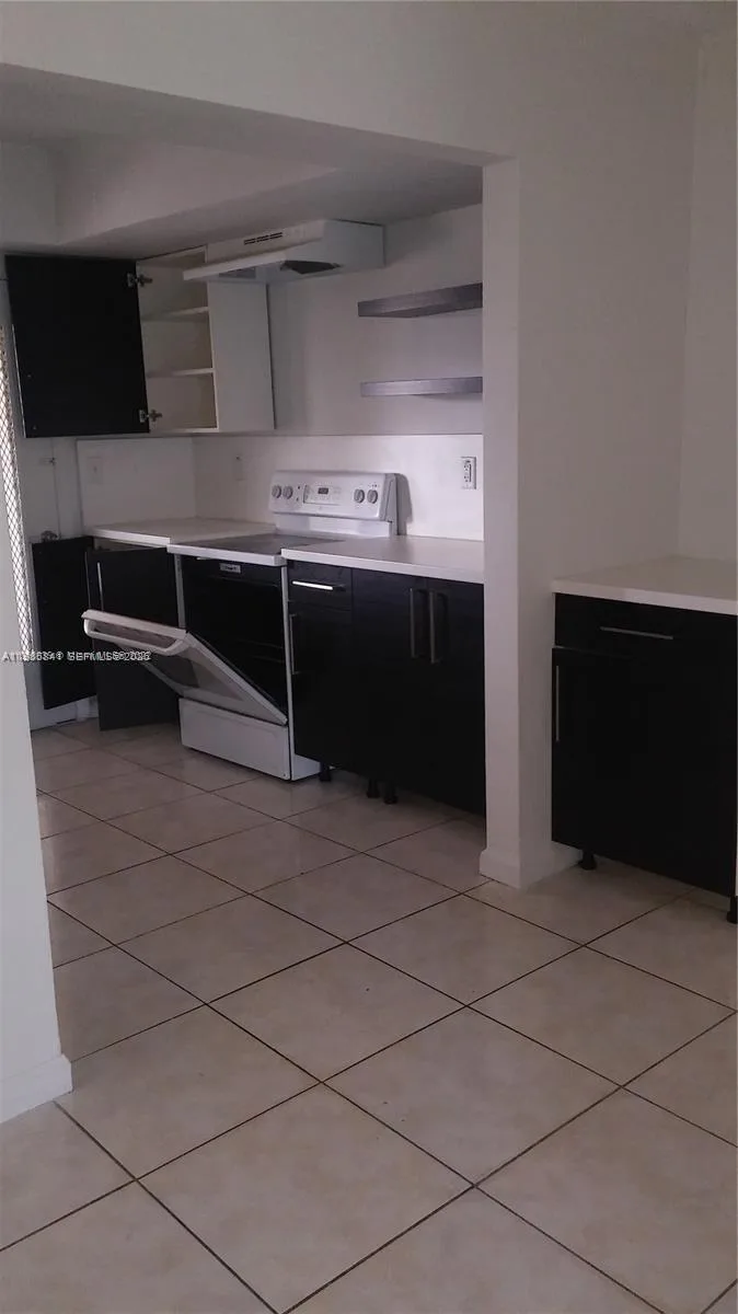 11840 NE 19th Dr # 27, North Miami, FL 33181 photo 2