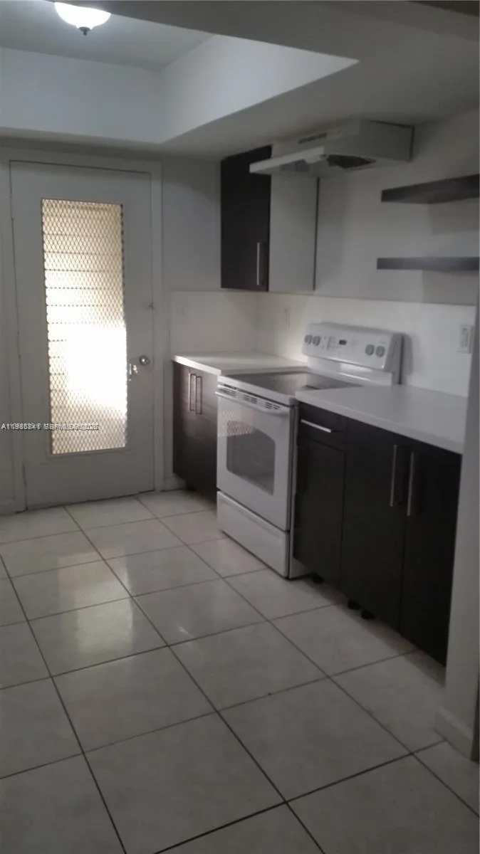 11840 NE 19th Dr # 27, North Miami, FL 33181 photo 3