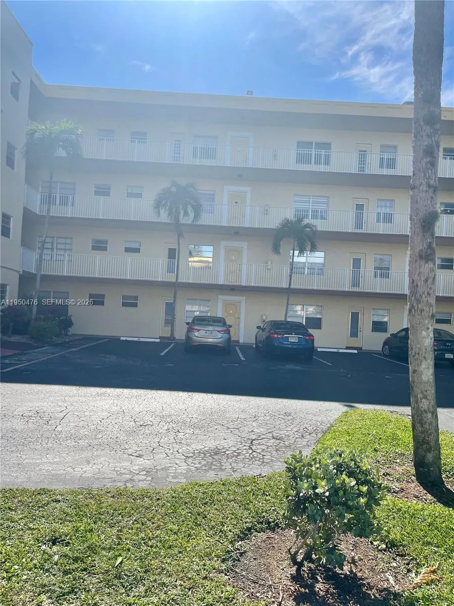 3940 NW 42nd Ave # 319, Lauderdale Lakes, FL 33319 photo 2