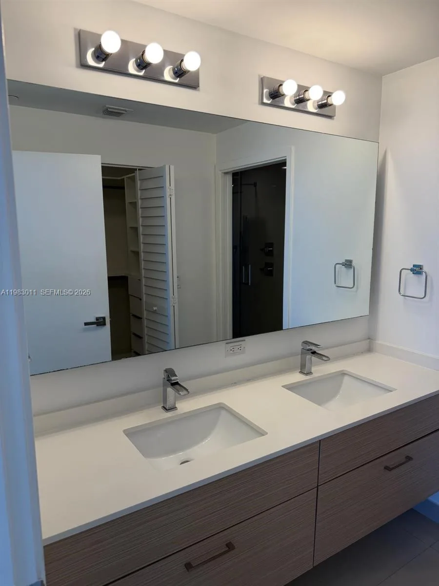 600 NE 27th St # 902, Miami, FL 33137 photo 3