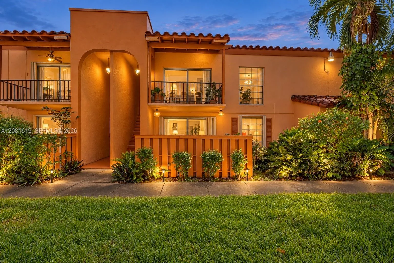 7110 Fairway Dr # L12, Miami Lakes, FL 33014
