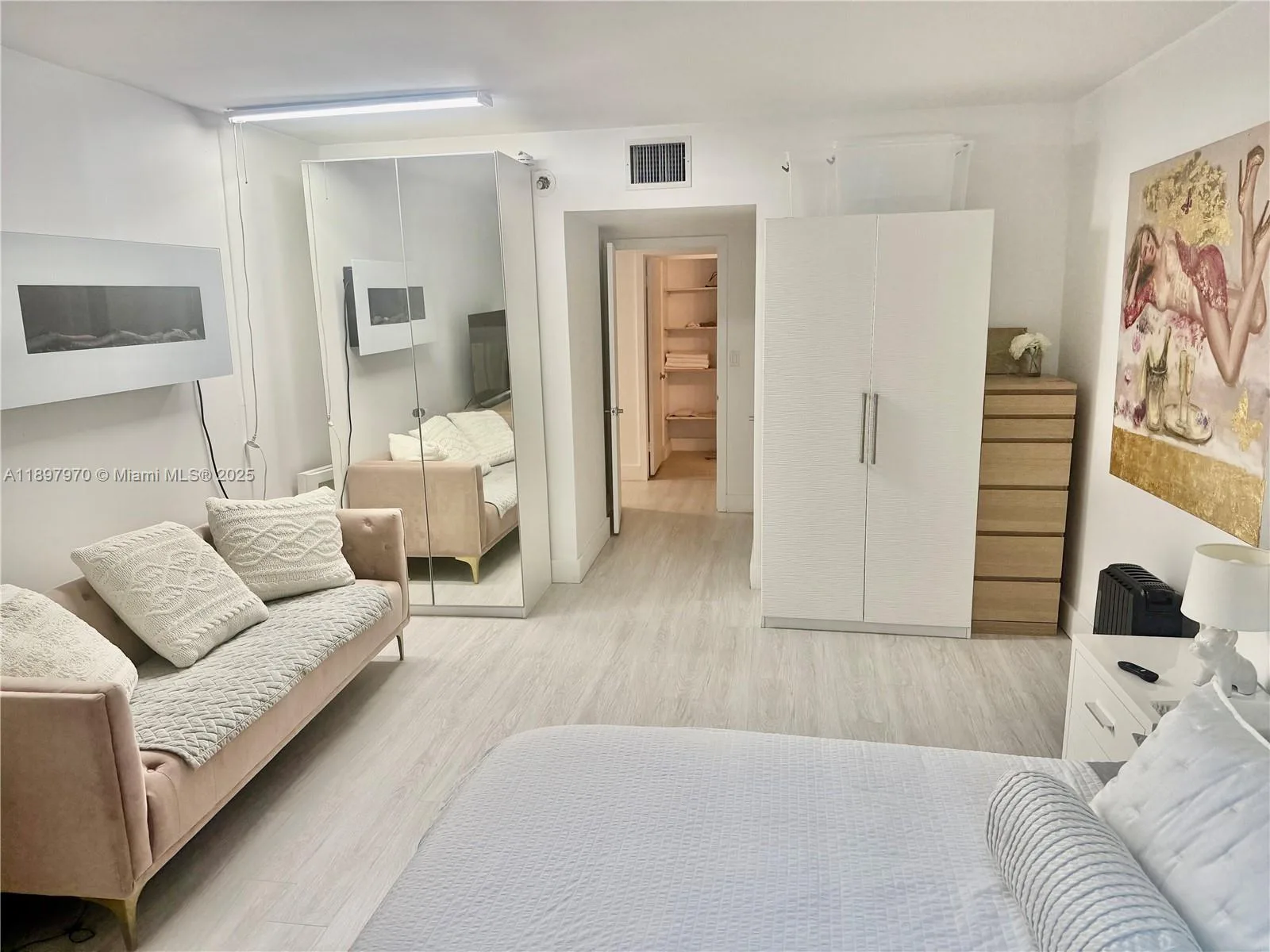 2301 Collins Ave # 619, Miami Beach, FL 33139 photo 4