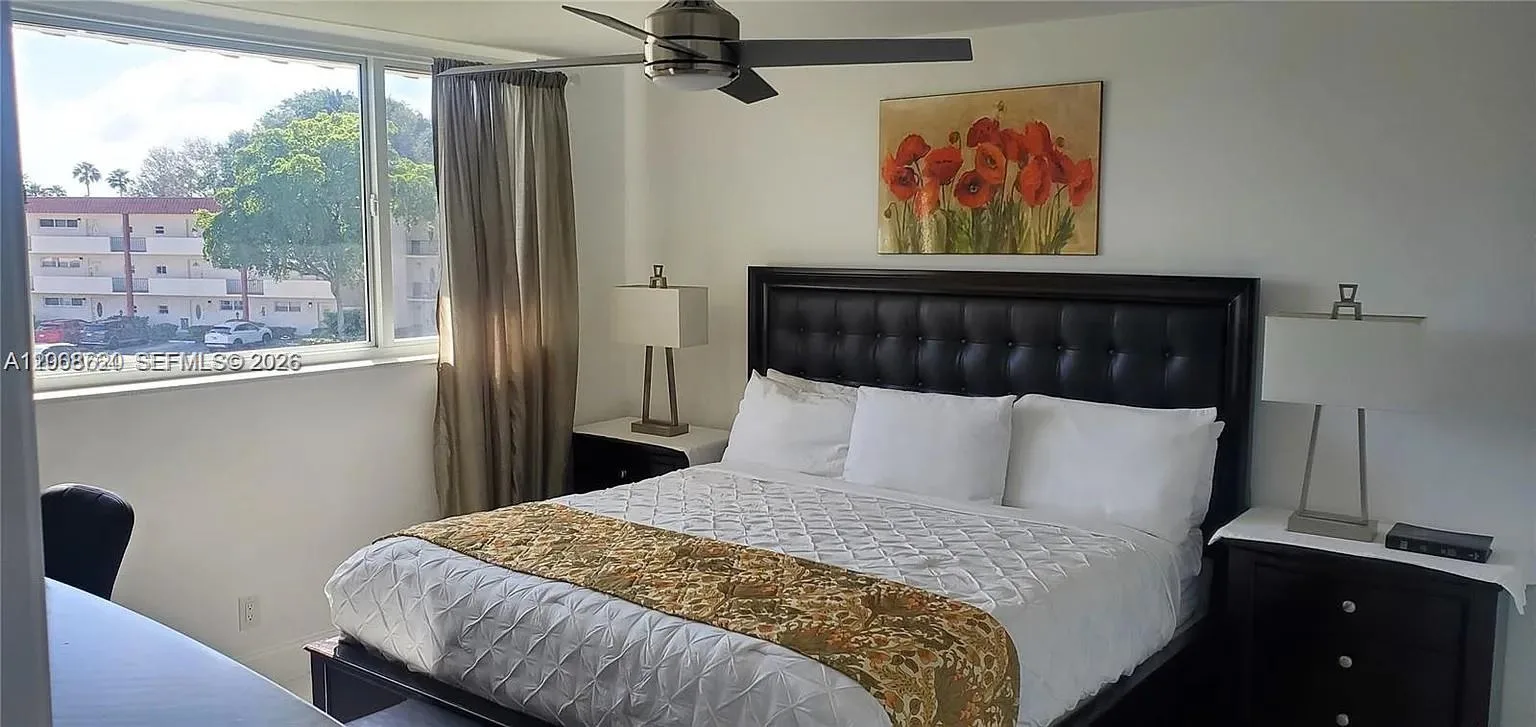 9720 S Hollybrook Lake Dr # 303, Pembroke Pines, FL 33025