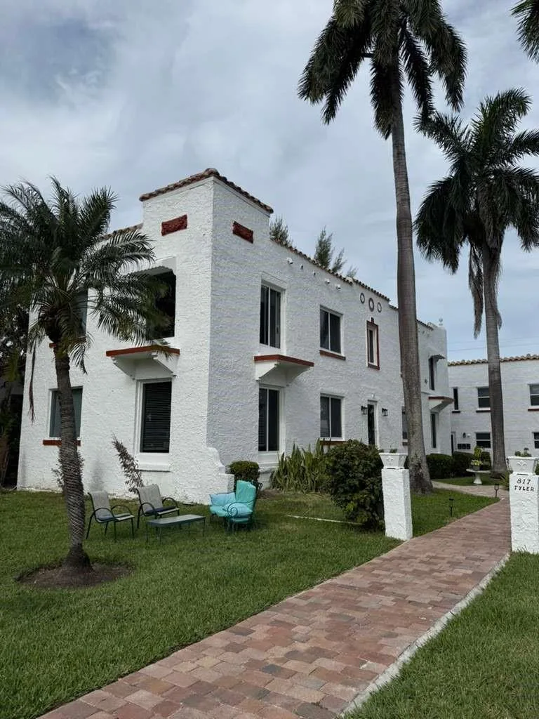 817 Tyler Street # 8, Hollywood, FL 33019 photo 2