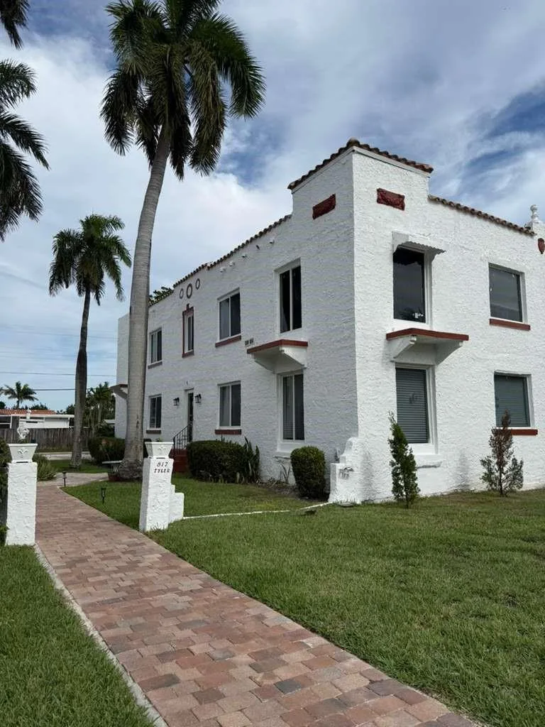 817 Tyler Street # 8, Hollywood, FL 33019 photo 3