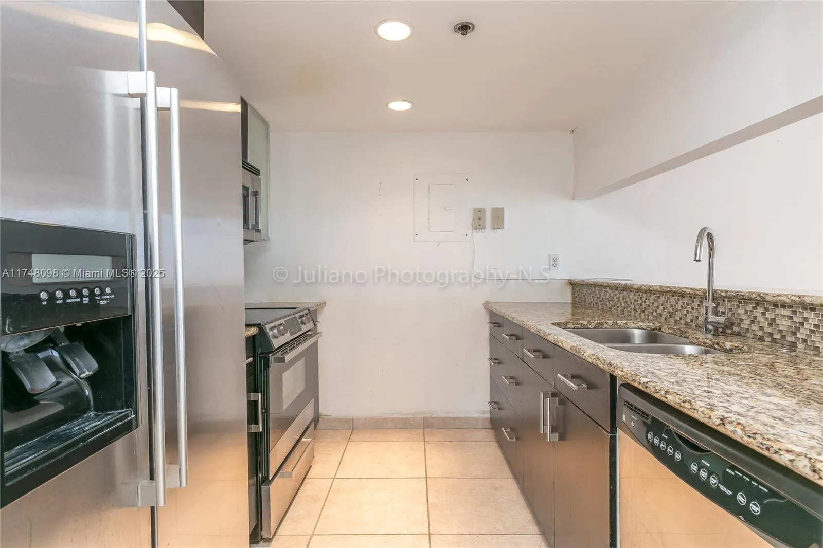 7601 E Treasure Dr # 1108, North Bay Village, FL 33141 photo 10